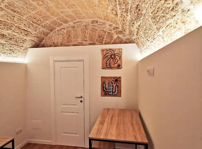 Corte San Triggiano 13 Citta Vecchia, Bari